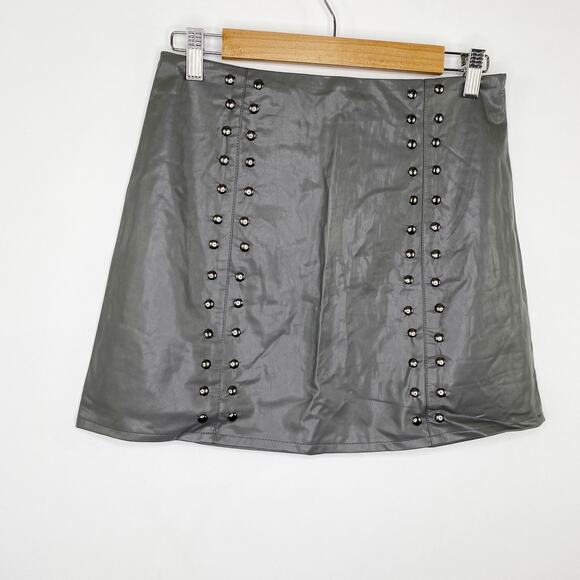 LF Mint Vanilla Dark Grey Faux Leather Studded Mini Skirt Women's Size 10 NWT - Picture 1 of 5